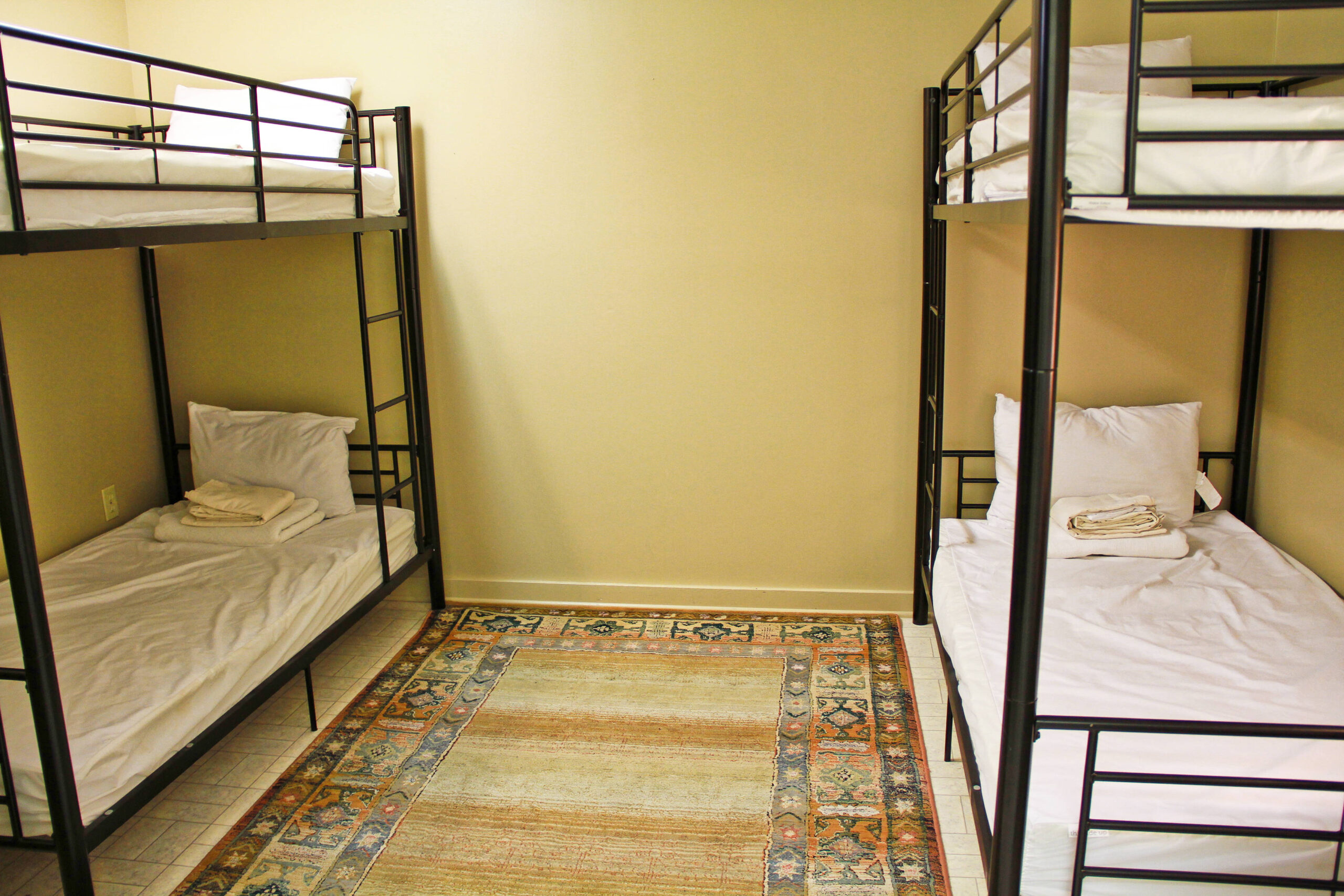 2 bunk beds