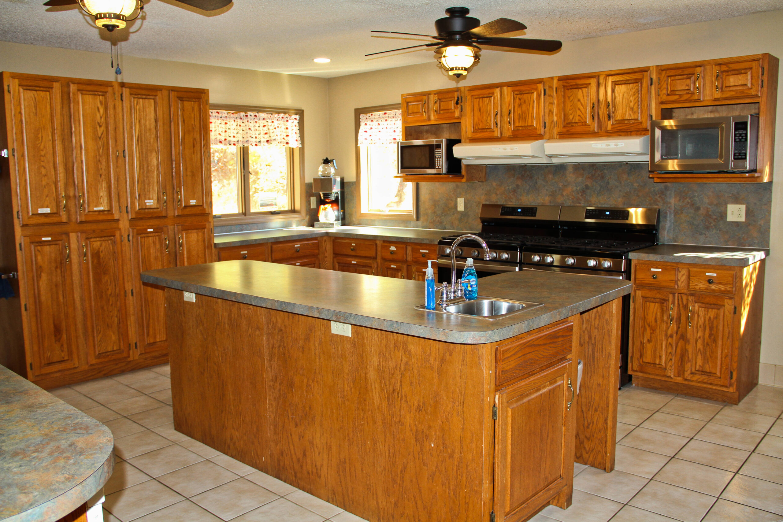 full kitchen view