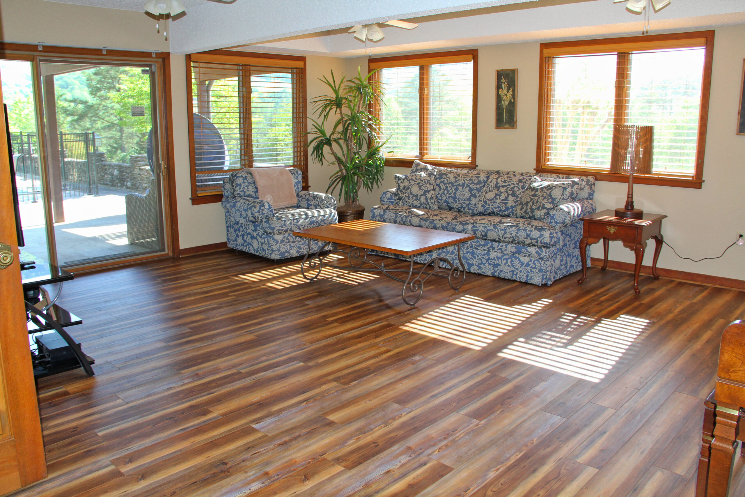 sun room showing sofa and chair